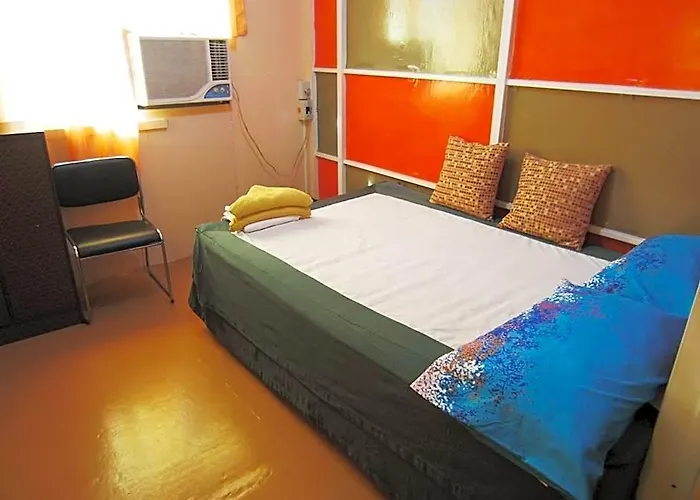 Flory's Hotel 2*